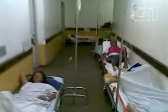 Macas do Samu viram leitos em corredores de hospitais em SP