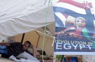 Manifestantes egpcios continuam protestando apesar das promessas do governo