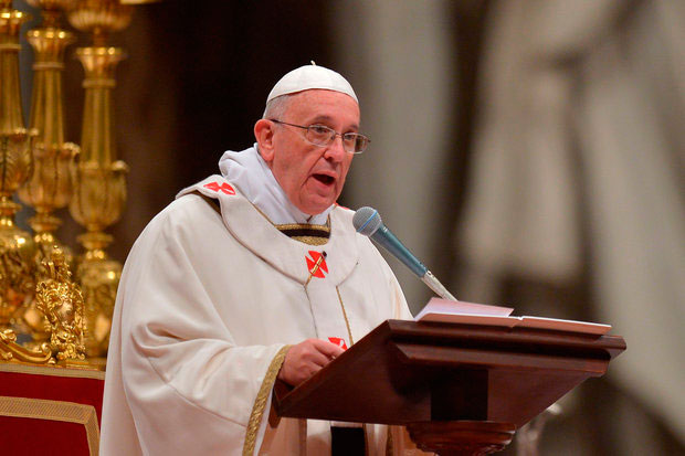 Papa Francisco diz que atentado em Paris  ato de crueldade