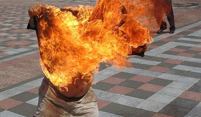 Paquisto: acusado de destruir livros do Alcoro  queimado vivo