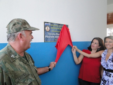 Marinha revitaliza escola de Maratazes