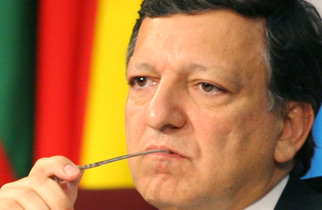 Duro Barroso reconduzido, s no sabe quando 