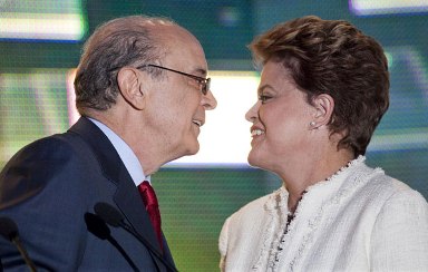 Dilma e Serra se mantm sob a sombra de Lula e FHC em debate