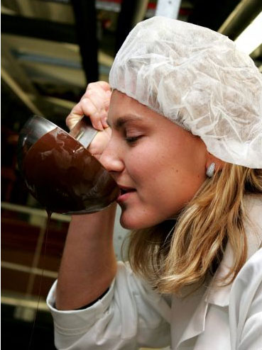 Chocolate amargo reduz presso em 15 dias, diz estudo