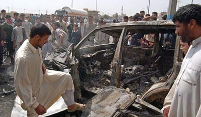 Bombas em frente a mesquita no Iraque matam ao menos 32