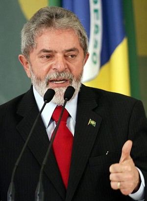 Lula diz que  hora de baixar juros e preos contra crise