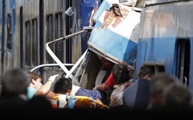 Acidente de trem provoca debate sobre segurana dos transportes na Argentina