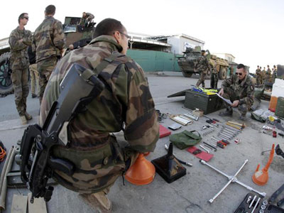 Exrcito francs encerra misso de combate no Afeganisto  