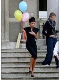 Comercial: Victoria Beckham filma com bales