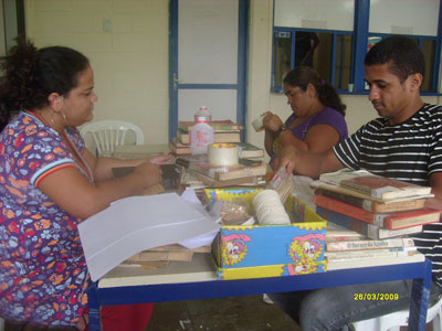 Biblioteca de Maratazes recebe novas doaes de Guarapari