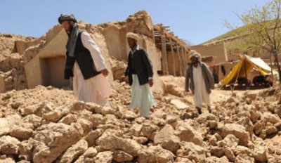 Deslizamento causado por terremoto soterra dezenas no Afeganisto