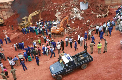 Acidente em construo mata seis operrios em Uganda