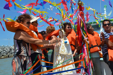 102 Festa das Canoas de Maratazes resgata tradies culturais