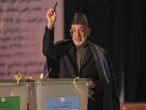 Afeganisto inicia eleio presidencial