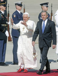 Papa Bento XVI chega aos EUA