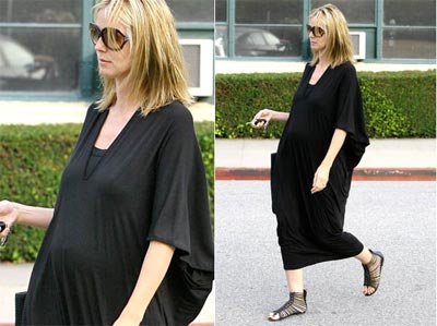 Heidi Klum desfila barrigo de seis meses em Beverly Hills