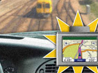 Homem segue instrues de GPS e pra carro em trilho de trem