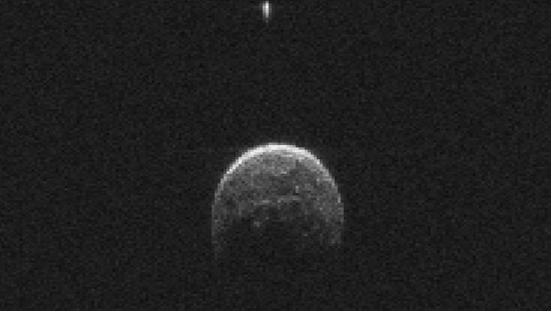 Asteroide passa muito perto da Terra