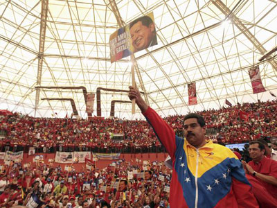 Na terra natal de Chvez, Maduro treina como presidente  