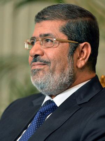 Aps superpoderes, Mursi  acusado de virar 