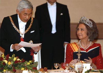 Rei Juan Carlos e rainha Sofia da Espanha visitam o Japo