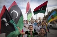 Aps morte de Kadhafi, Lbia espera anncio da 