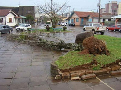 Chuvas afetam mais de 104 mil pessoas em SC e RS