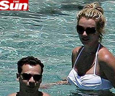 Agente de Britney Spears nega affair com segurana