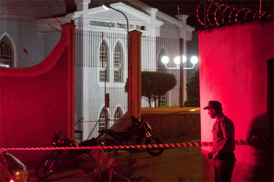 Bombeiro e duas mulheres so baleados em frente a igreja na zona leste de SP