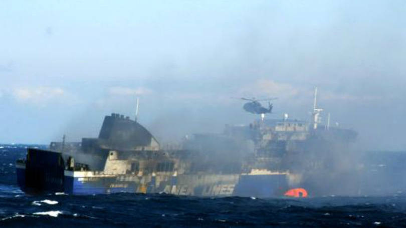 Incndio em ferry na Itlia deixa oito mortos