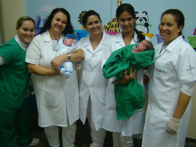 Nasce o primeiro casal de gmeos no Hospital Materno Infantil Menino Jesus