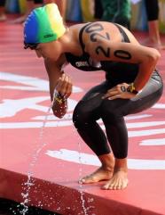 Poliana Okimoto ganha a primeira medalha do Brasil no Mundia