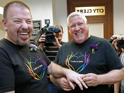 Casamento gay aprovado por voto popular entra em vigor nos EUA