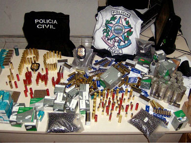 Polcia encontra mais de 6 mil munies em bar no ES