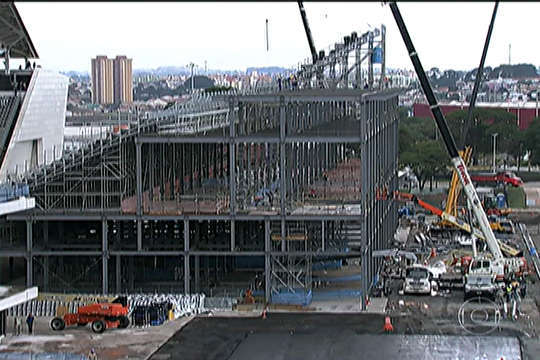 Sem arquibancada completa, Arena Corinthians  entregue oficialmente