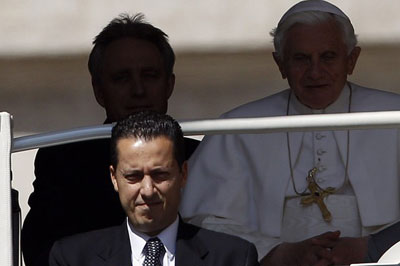 Vaticano julgar mordomo por vazamento de documentos do Papa