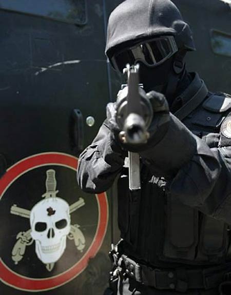 Mais de 200 policiais do Bope vo ocupar favelas para instalao de UPP