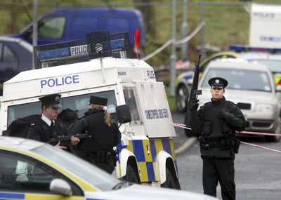 Dissidncia do IRA assume ataque que matou policial 