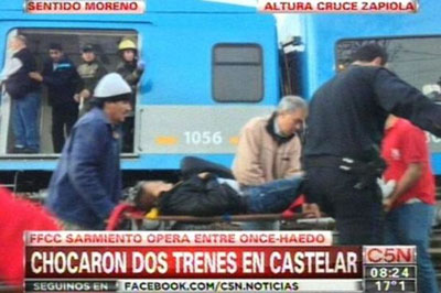 Coliso entre dois comboios faz pelo menos trs mortos em Buenos Aires