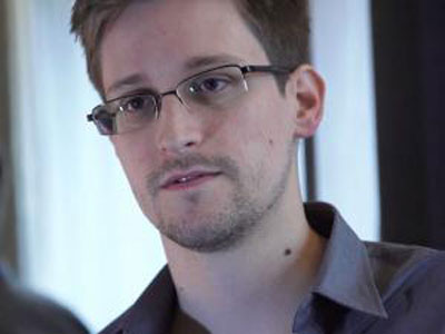 Edward Snowden j completa seis dias preso em aeroporto de Moscou