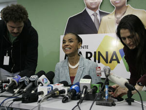 Marina diz ter sido procurada por Dilma e Serra
