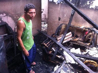 Homem ateia fogo na prpria casa enquanto parentes dormiam, no AM