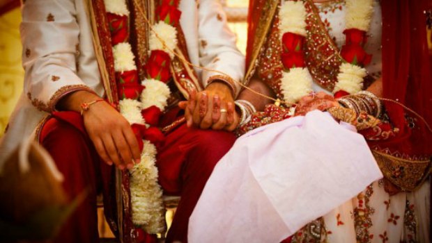 Noiva se casa com convidado aps noivo ter ataque epiltico