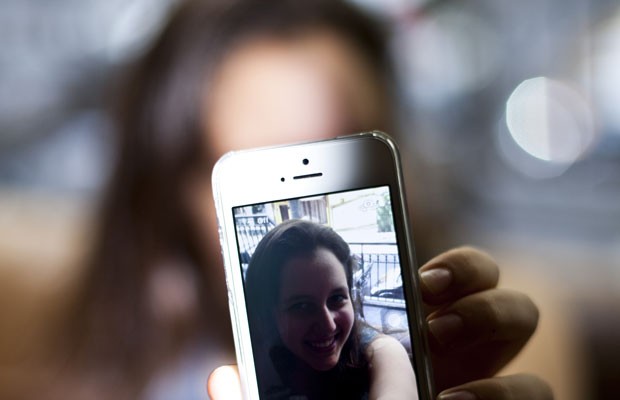 Jovens brasileiros trocam Facebook por aplicativos de mensagens