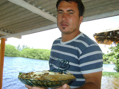 Bar da Lagoa: A Melhor Pescadinha Frita do Litoral