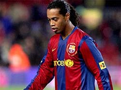 Milan e Barcelona acertam acordo por Ronaldinho Gacho