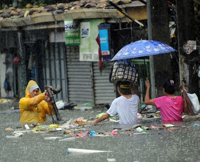 Chuvas torrenciais deixam ao menos 20 mortos na capital das Filipinas