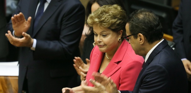 No Congresso, Dilma elogia aprovao do Mais Mdicos e diz estar em 