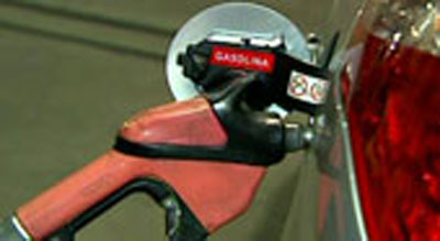 Gasolina  50% mais cara no Brasil do que nos EUA, diz BC