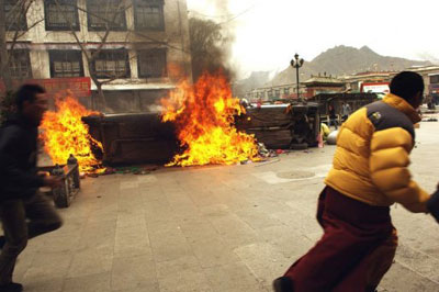 Jovem tibetana se imola no Tibete